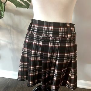 Pleated Black Plaid Mini Skirt 🖤
